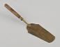 Preview: Tortenheber Art déco Messing ziseliert Holzgriff L 22,5 cm