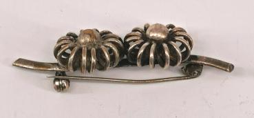 Brosche stilis. Blume Silber