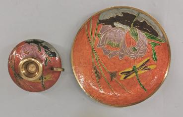 Cloisonné-Teller und Handleuchter