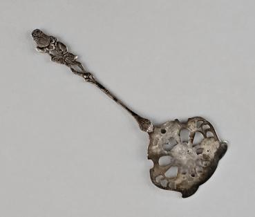 Silberner Vorlegelöffel