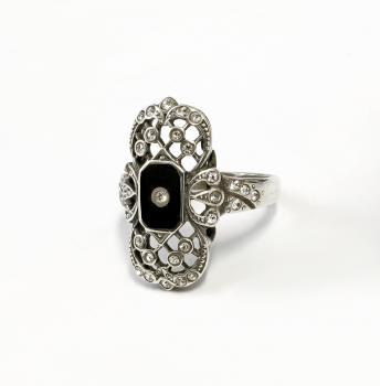 Ring mit Onyx  u. Swarovski-Steinen in Größen.53, 56