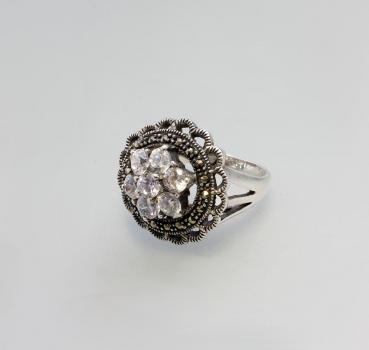 Floraler Silber-Ring mit farblosen Zirkonia  in Größen:  53, 59