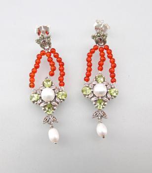 Karneol-Peridot-Ohrringe mit Perlen