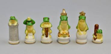 SchachspielFiguren Mäuse grau u. Frösche grün