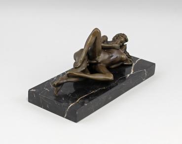 Bronze Skulptur Figur liebendes Paar Mann und Frau Akt Patoue 22x10x12cm