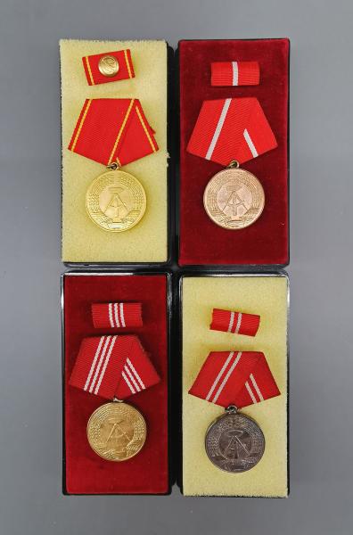 DDR 4 x Medaille für Treue Dienste in den Kampfgruppen