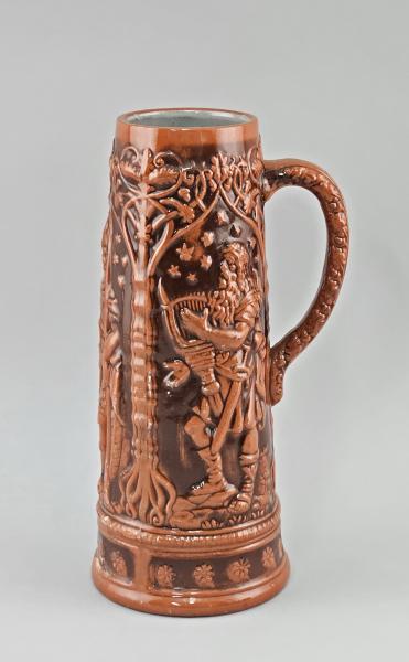 Großer Relief-Bierkrug Wikinger