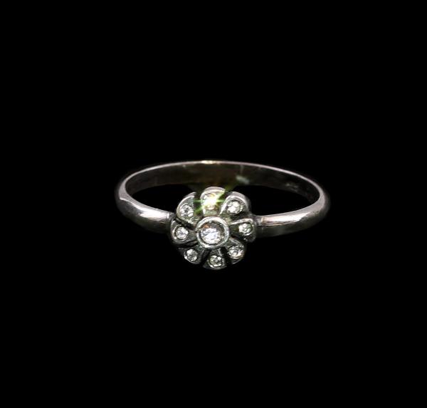 Ring mit Swarovski-Steinen     in Größen. 53