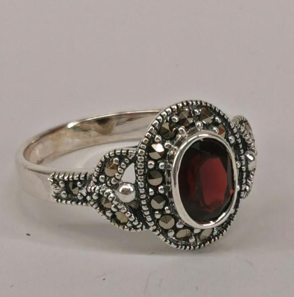 Ring Granat Gr.58