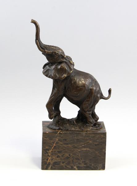 Bronze Elefant auf Sockel