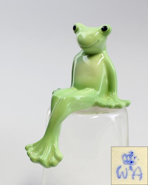 Sitzender Frosch