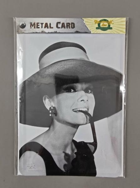 Blechpostkarte Audrey Hepburn - Hat & Glasses