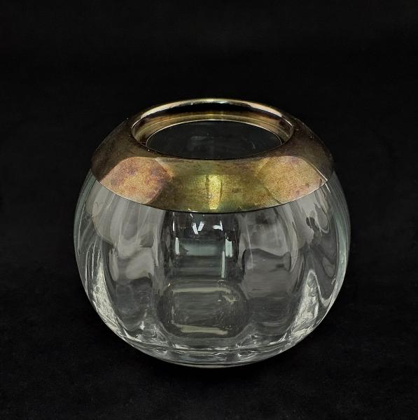 Kugelvase mit versilberter Randmontur